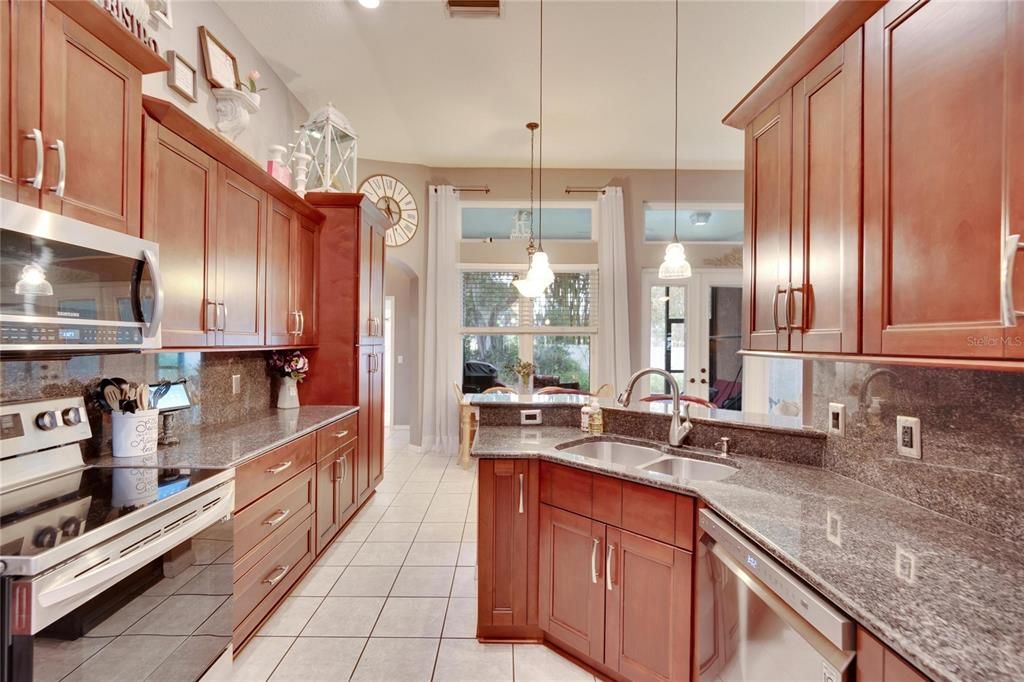 Staggered cabinets with numerous pull-out drawers