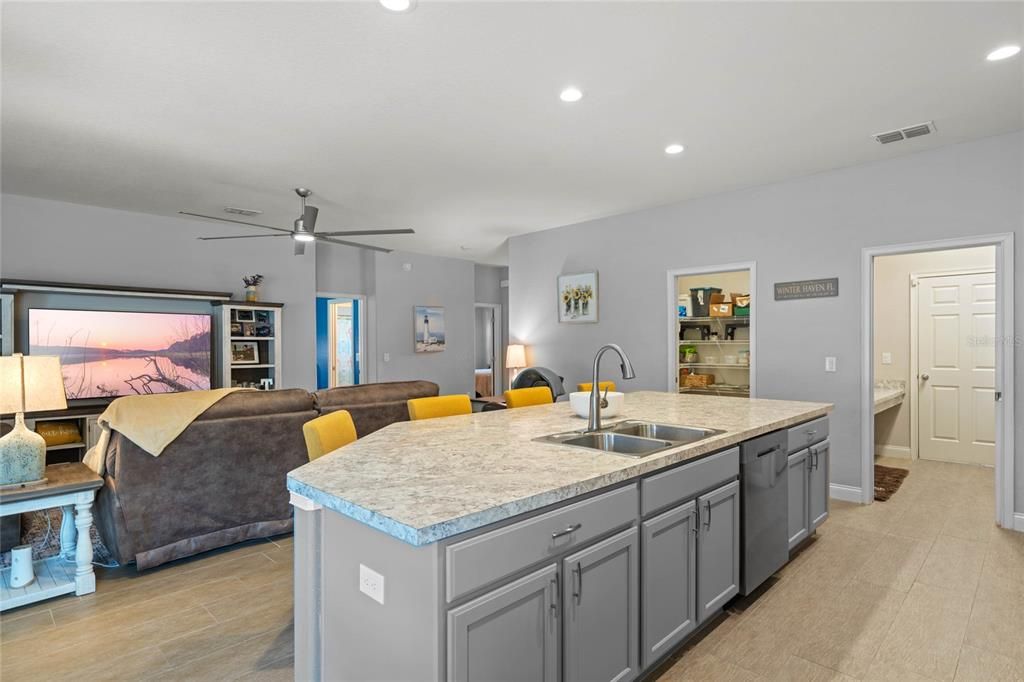 Active With Contract: $370,000 (4 beds, 2 baths, 2029 Square Feet)