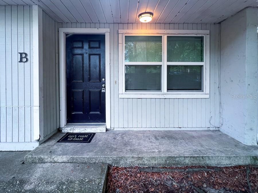 For Rent: $1,250 (2 beds, 1 baths, 904 Square Feet)