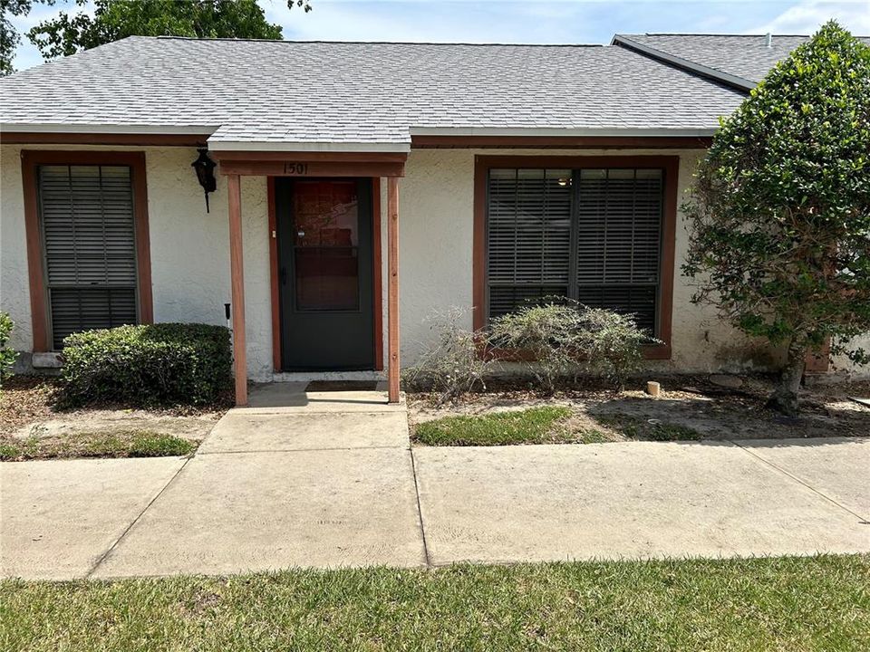 For Sale: $175,900 (2 beds, 1 baths, 980 Square Feet)