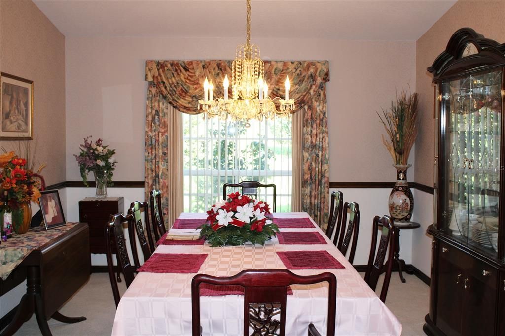 FORMAL DINING ROOM