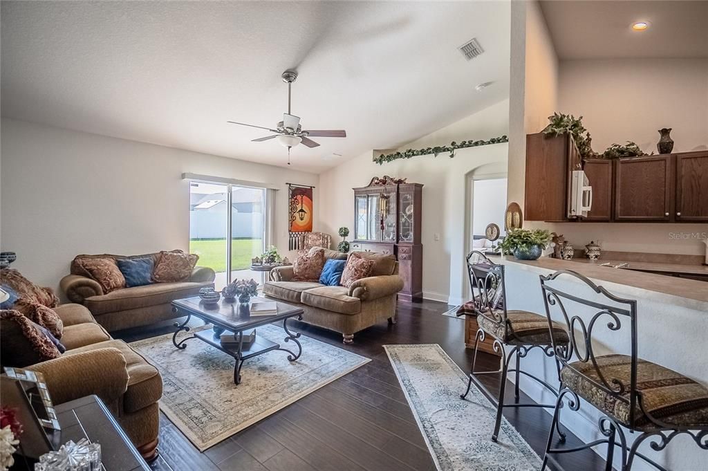 Active With Contract: $284,900 (3 beds, 2 baths, 1353 Square Feet)
