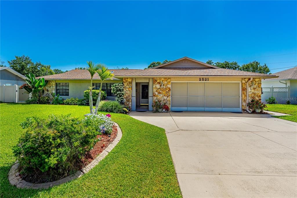 For Sale: $333,000 (3 beds, 2 baths, 1696 Square Feet)