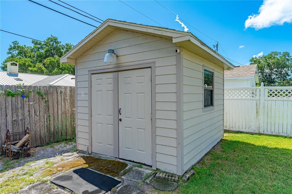 For Sale: $333,000 (3 beds, 2 baths, 1696 Square Feet)