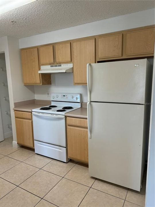 For Sale: $189,900 (1 beds, 1 baths, 632 Square Feet)