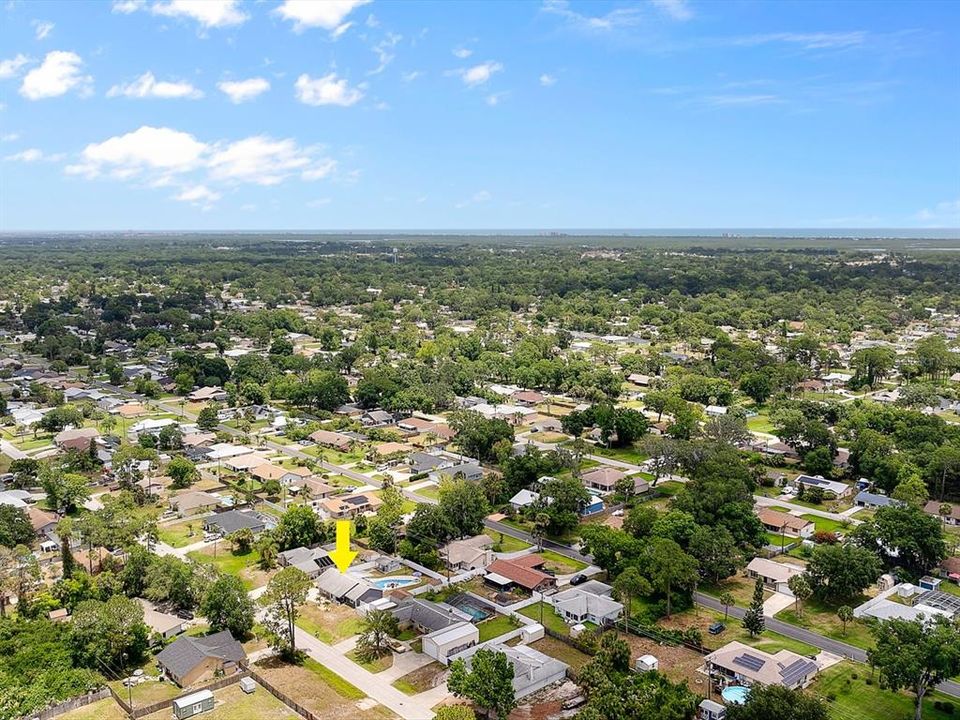 Active With Contract: $355,000 (3 beds, 2 baths, 1472 Square Feet)