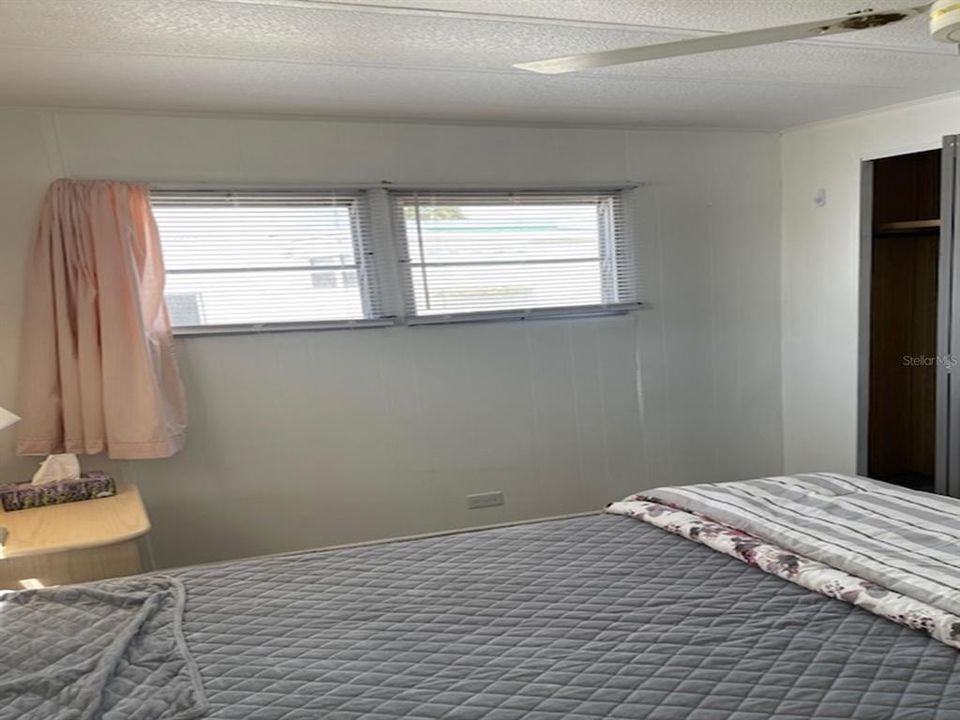 For Sale: $110,000 (1 beds, 1 baths, 552 Square Feet)