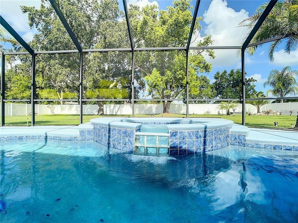 En Venta: $840,000 (5 camas, 4 baños, 3300 Pies cuadrados)