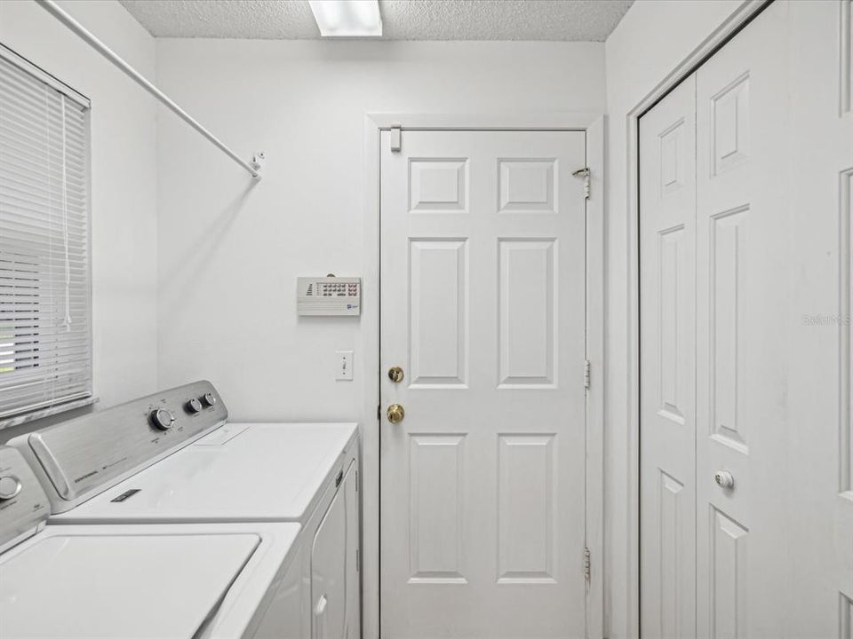 For Sale: $350,000 (2 beds, 2 baths, 1830 Square Feet)