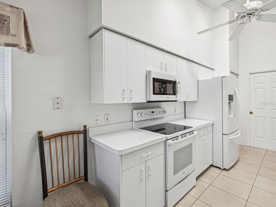 For Sale: $350,000 (2 beds, 2 baths, 1830 Square Feet)