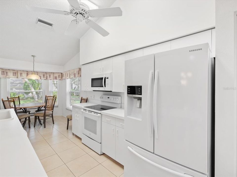 For Sale: $350,000 (2 beds, 2 baths, 1830 Square Feet)