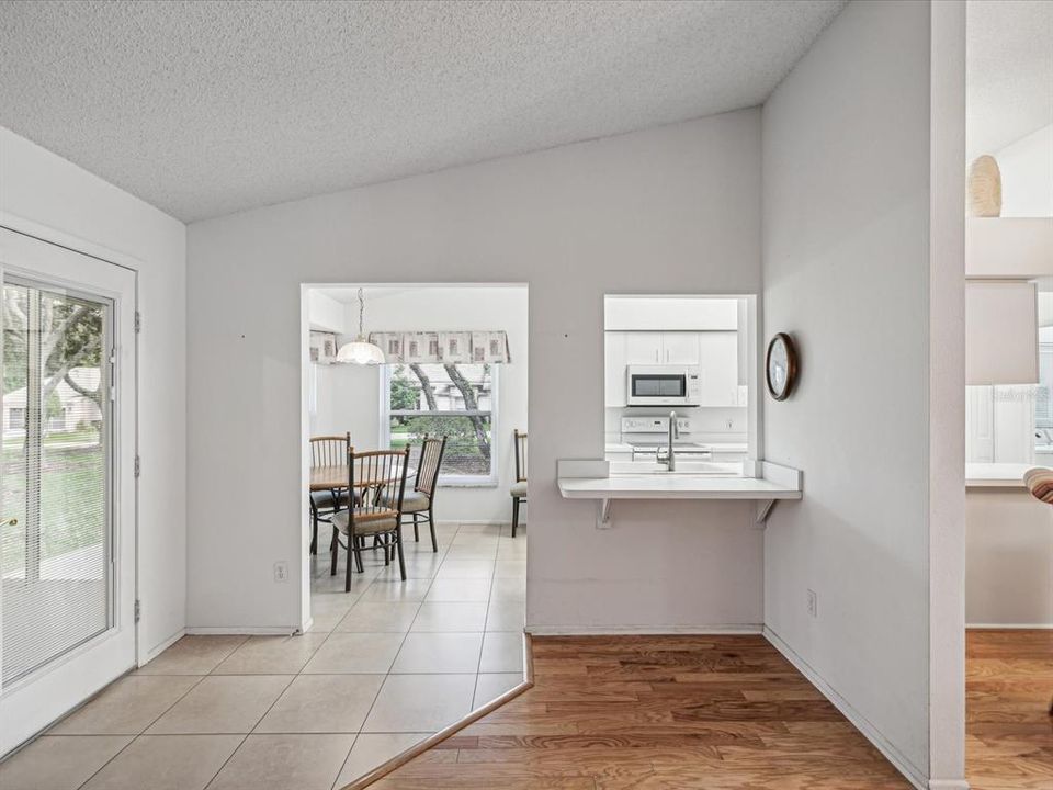 For Sale: $350,000 (2 beds, 2 baths, 1830 Square Feet)