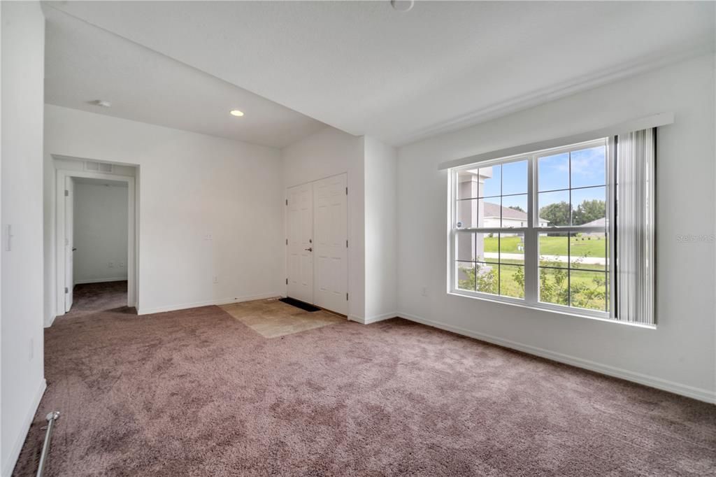 Dining Room/Entrance Area