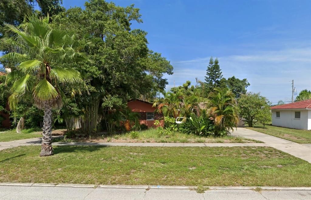 Recently Sold: $490,000 (2 beds, 1 baths, 1142 Square Feet)