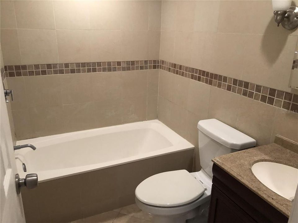 For Rent: $1,295 (1 beds, 1 baths, 595 Square Feet)