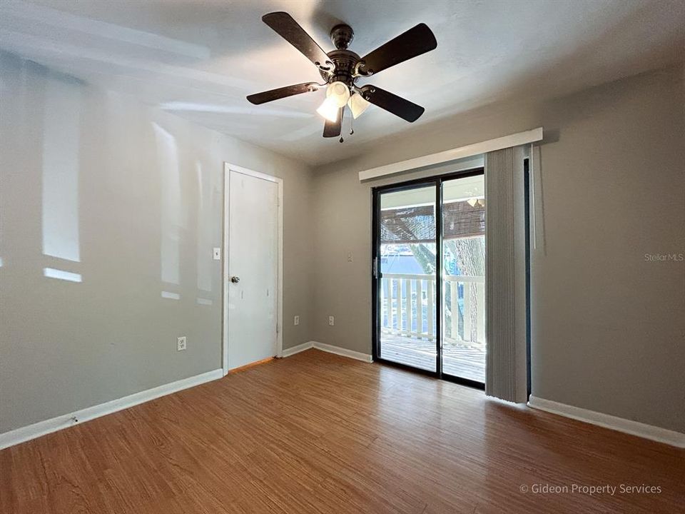 Recently Rented: $1,295 (2 beds, 1 baths, 900 Square Feet)