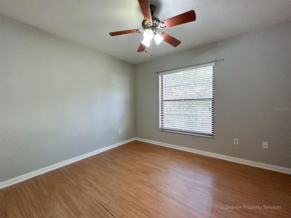 Recently Rented: $1,295 (2 beds, 1 baths, 900 Square Feet)