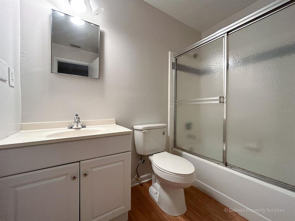 最近租的: $1,295 (2 贝兹, 1 浴室, 900 平方英尺)