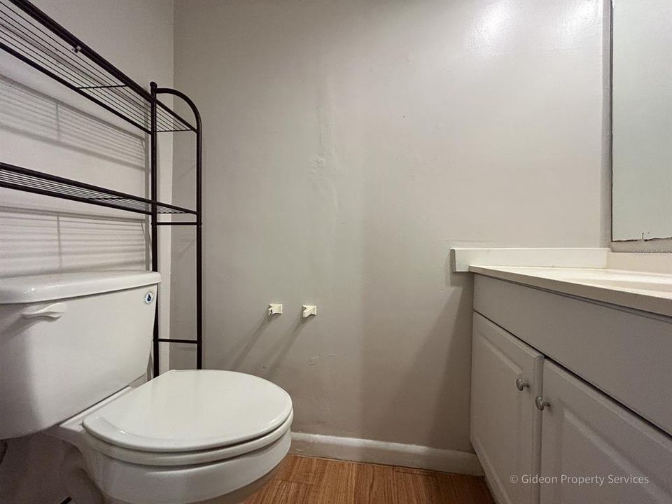 最近租的: $1,295 (2 贝兹, 1 浴室, 900 平方英尺)