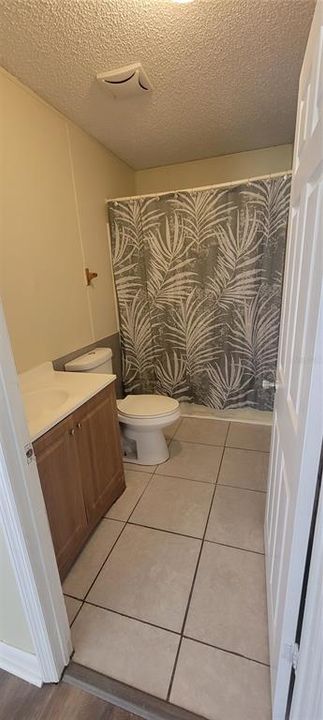 Active With Contract: $159,900 (3 beds, 2 baths, 1080 Square Feet)