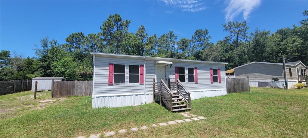 Active With Contract: $159,900 (3 beds, 2 baths, 1080 Square Feet)