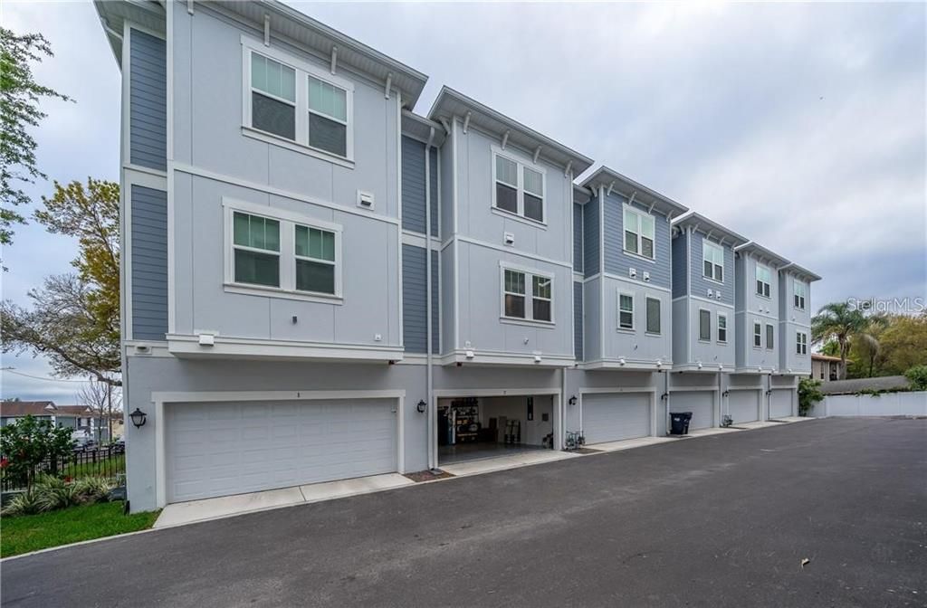 Active With Contract: $4,500 (3 beds, 3 baths, 1941 Square Feet)