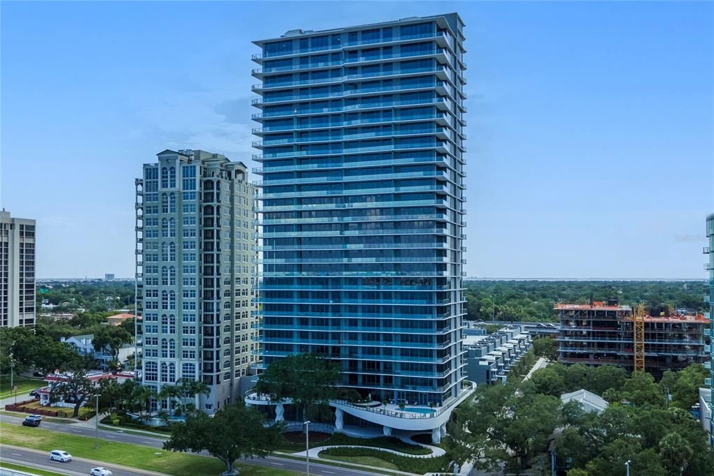Vendido Recientemente: $1,875,000 (2 camas, 2 baños, 2405 Pies cuadrados)