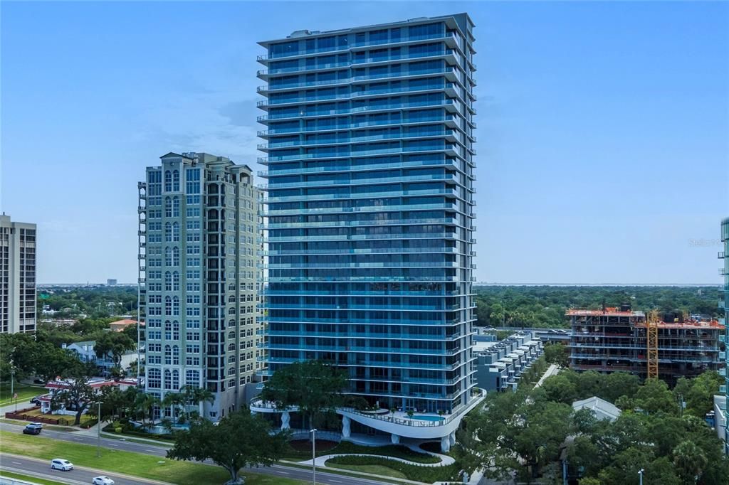 Recently Sold: $5,660,000 (2 beds, 2 baths, 5570 Square Feet)