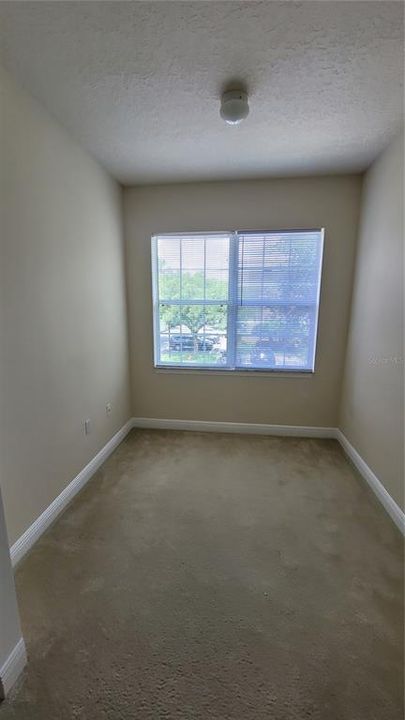 Active With Contract: $1,500 (1 beds, 1 baths, 942 Square Feet)