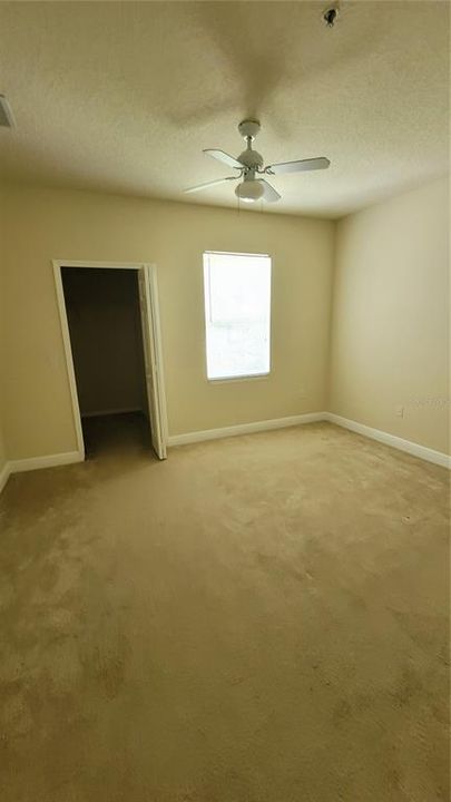 Active With Contract: $1,500 (1 beds, 1 baths, 942 Square Feet)