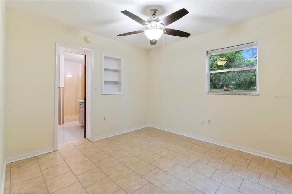 For Sale: $254,000 (2 beds, 2 baths, 1182 Square Feet)