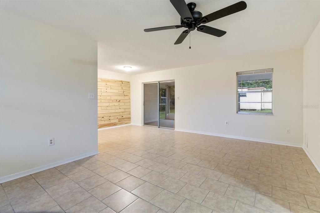 For Sale: $254,000 (2 beds, 2 baths, 1182 Square Feet)