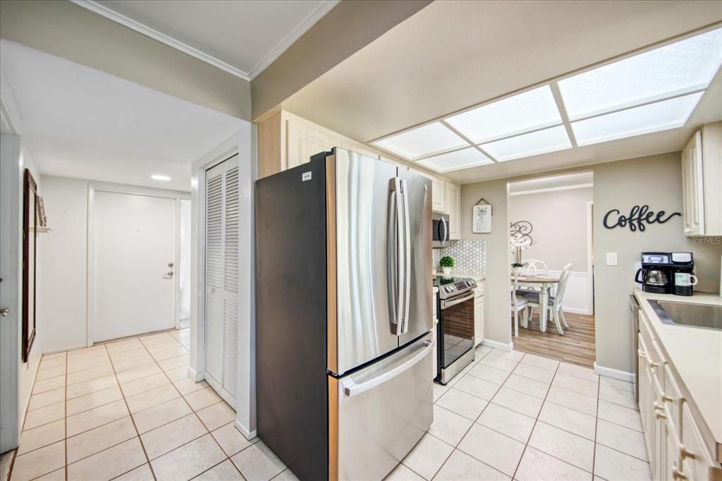 Brand new fridge, all other appliances new in 2023 & a great storage closet adjacent to both the kitchen & foyer~