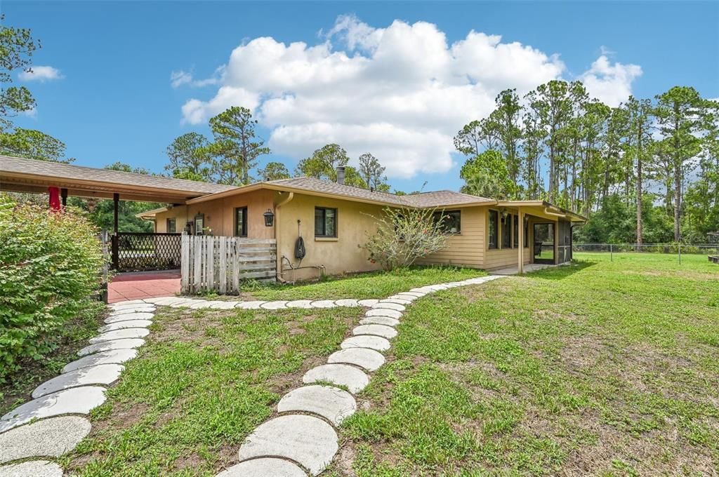 For Sale: $659,000 (3 beds, 2 baths, 1953 Square Feet)