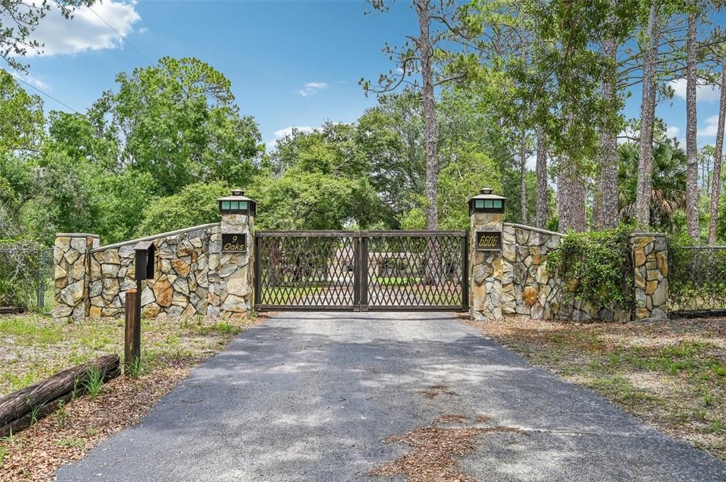 For Sale: $659,000 (3 beds, 2 baths, 1953 Square Feet)