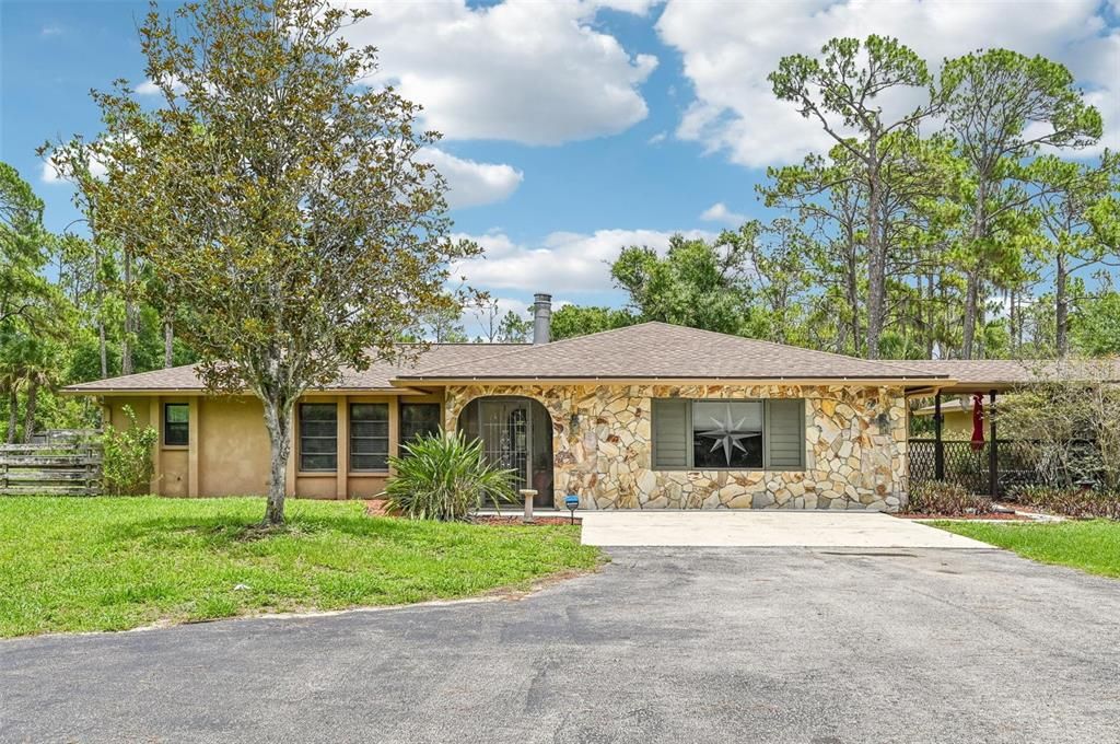 For Sale: $659,000 (3 beds, 2 baths, 1953 Square Feet)