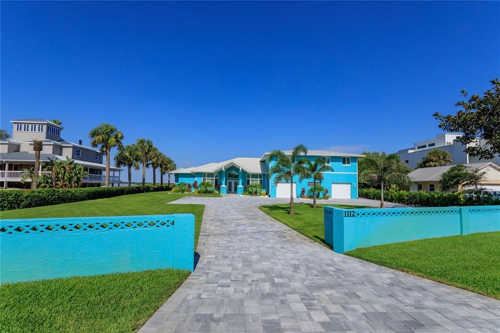 For Sale: $6,995,000 (5 beds, 5 baths, 4437 Square Feet)