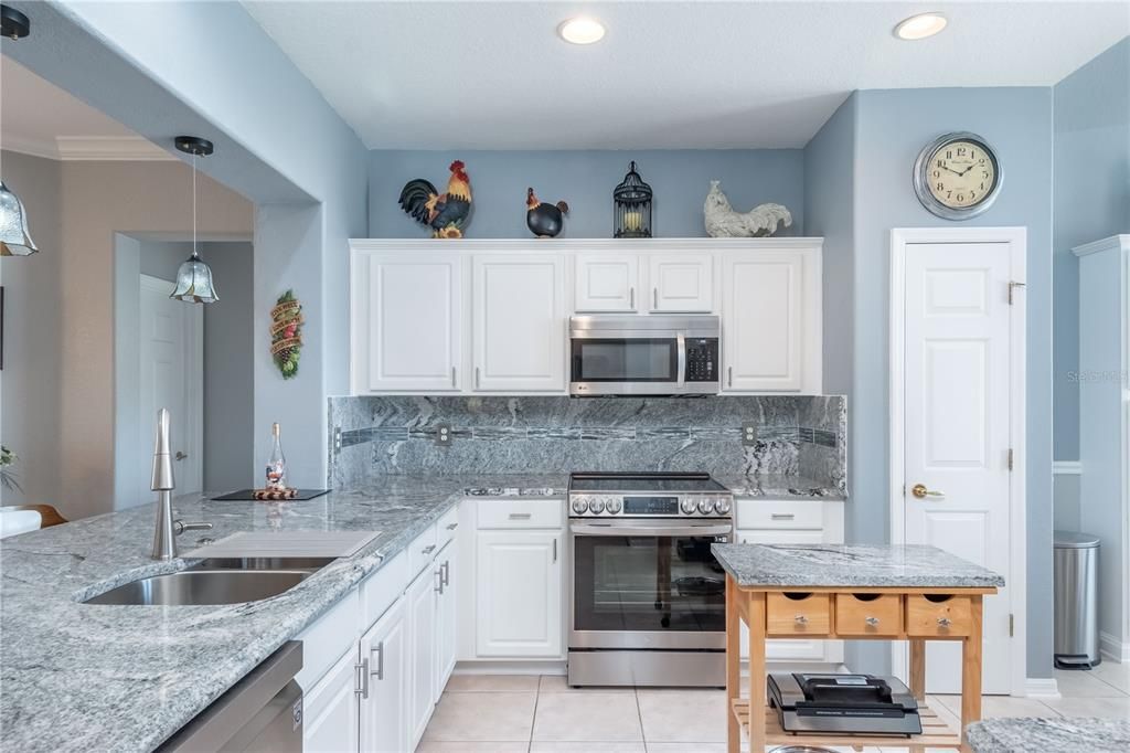 For Sale: $454,500 (2 beds, 2 baths, 2157 Square Feet)