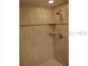 Active With Contract: $1,900 (2 beds, 2 baths, 1055 Square Feet)