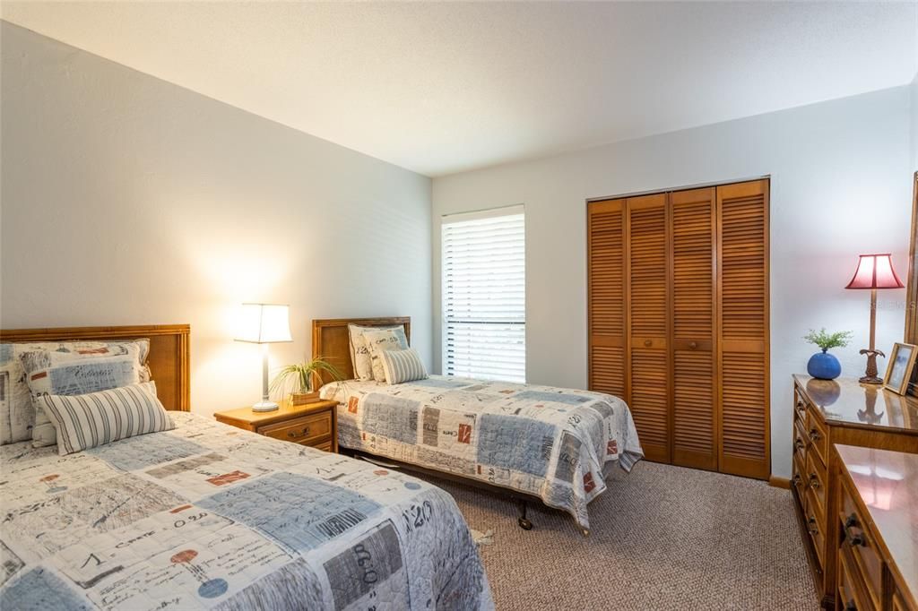 Second Guest Bedroom With 2 Twin Beds