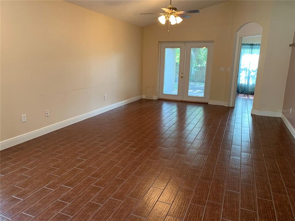 For Rent: $2,749 (4 beds, 2 baths, 1793 Square Feet)