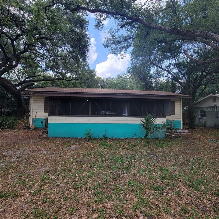 For Rent: $1,350 (2 beds, 1 baths, 700 Square Feet)