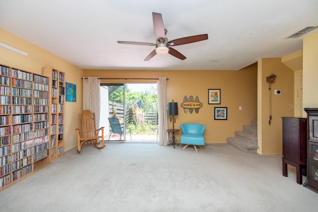 Active With Contract: $190,000 (3 beds, 2 baths, 1408 Square Feet)