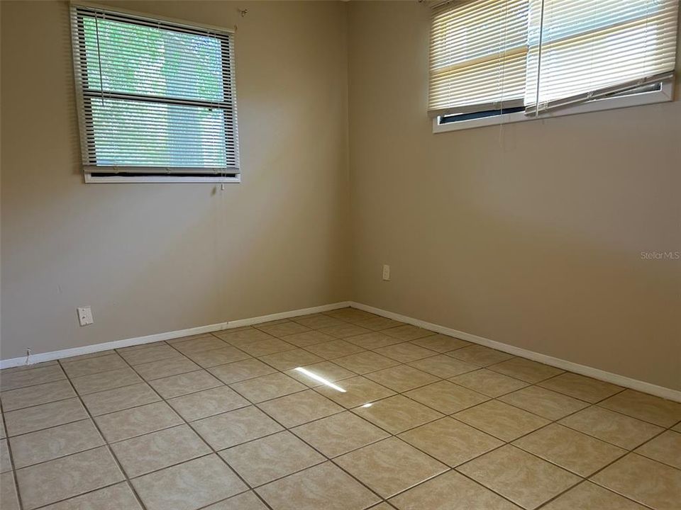 For Sale: $238,500 (4 beds, 2 baths, 1136 Square Feet)