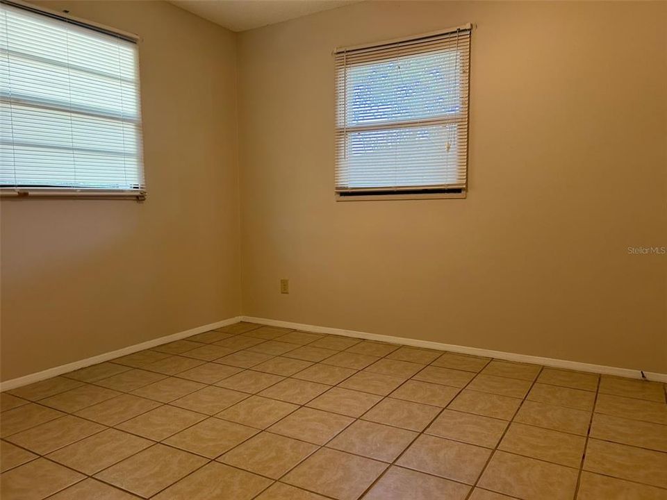 For Sale: $238,500 (4 beds, 2 baths, 1136 Square Feet)