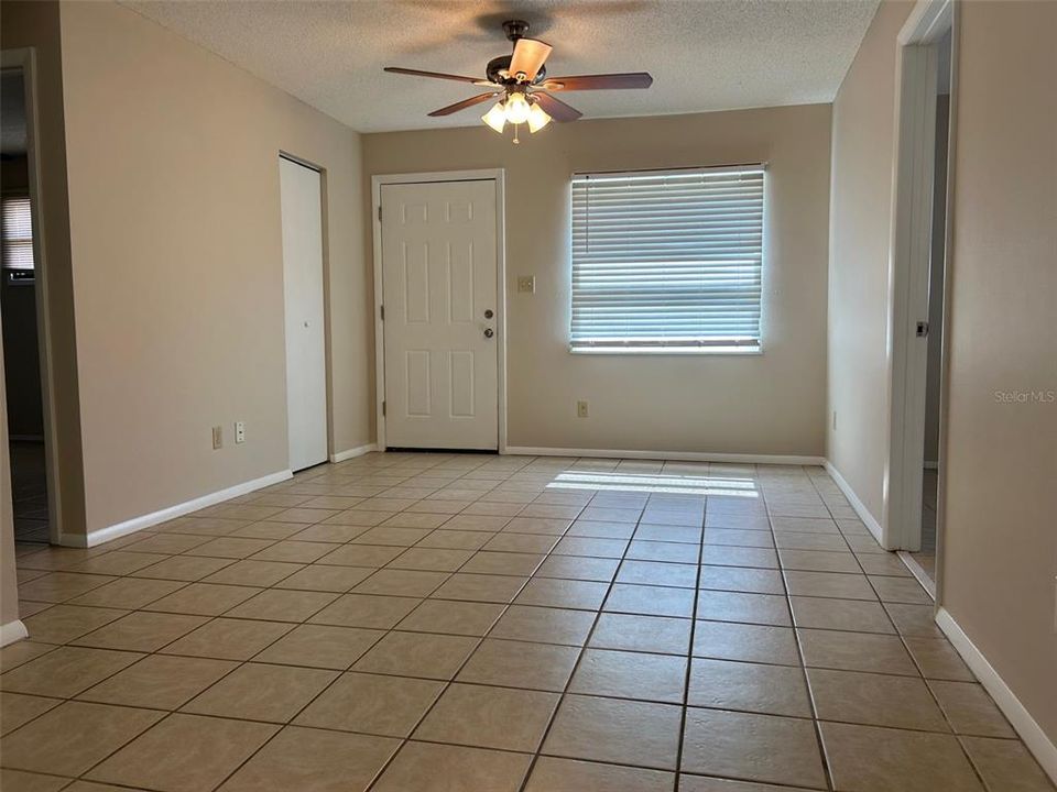 For Sale: $238,500 (4 beds, 2 baths, 1136 Square Feet)