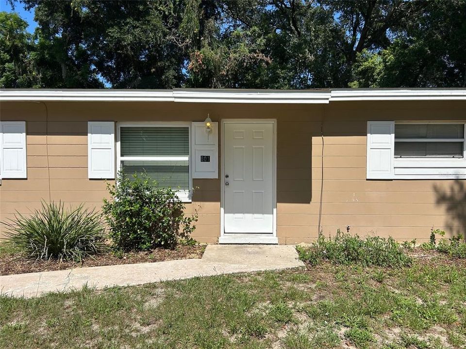 For Sale: $238,500 (4 beds, 2 baths, 1136 Square Feet)