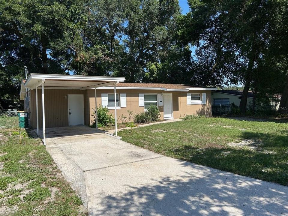 Active With Contract: $228,500 (4 beds, 2 baths, 1136 Square Feet)