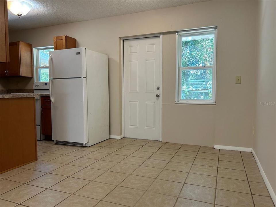 For Sale: $238,500 (4 beds, 2 baths, 1136 Square Feet)