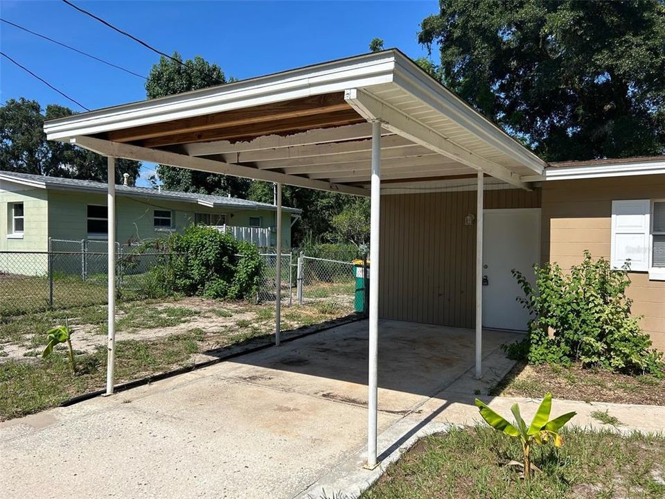 Active With Contract: $228,500 (4 beds, 2 baths, 1136 Square Feet)